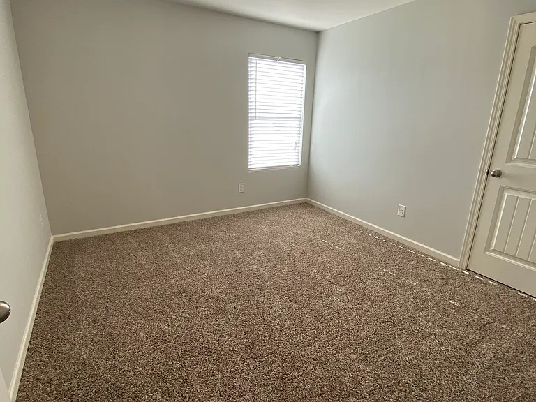 100 Rosegate Dr — Photo 13