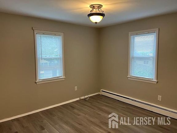 4th image of 110 Deerfield Rd