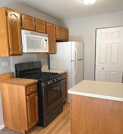 5th image of 751 Sterling Ct APT C1
