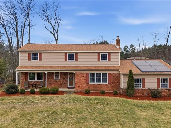 16 Hearthside Drive, Ballston Lake, NY 12019