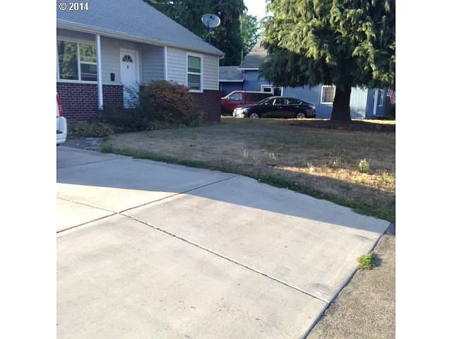 351 NW Connell Ave #Na photo 1
