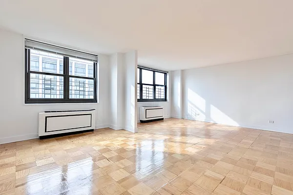 Rented by Manhattan Realty Group | media 15