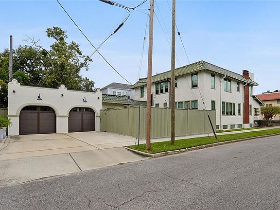 3rd image of 12 Fontainebleau Dr