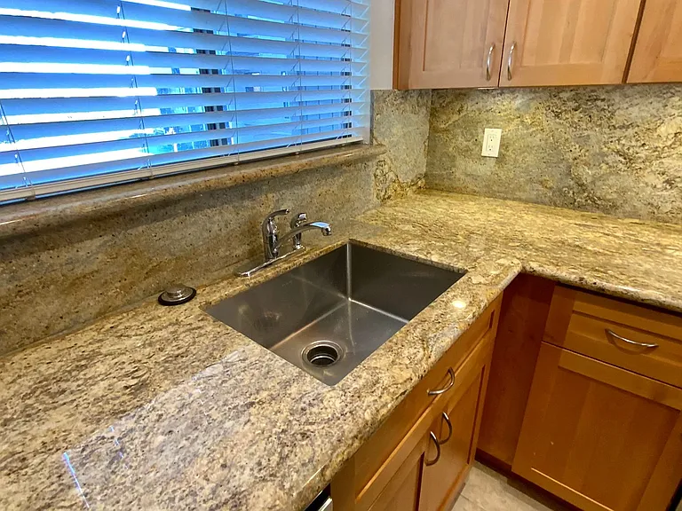 1098 Azalea Ct — Photo 9