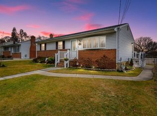 1011 Lilac Ln, Glen Burnie, MD 21061