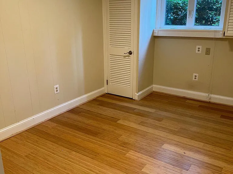6322 Kellogg Dr — Photo 32