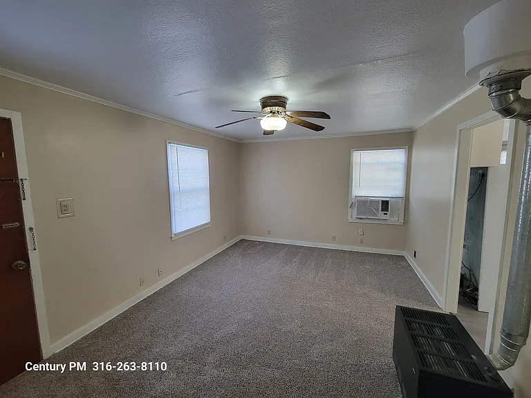 4011 E Whitney Ln — Photo 22