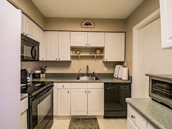 4th image of 4415 Gandy Cir