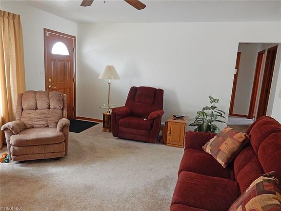 3rd image of 4395 Starlight Dr