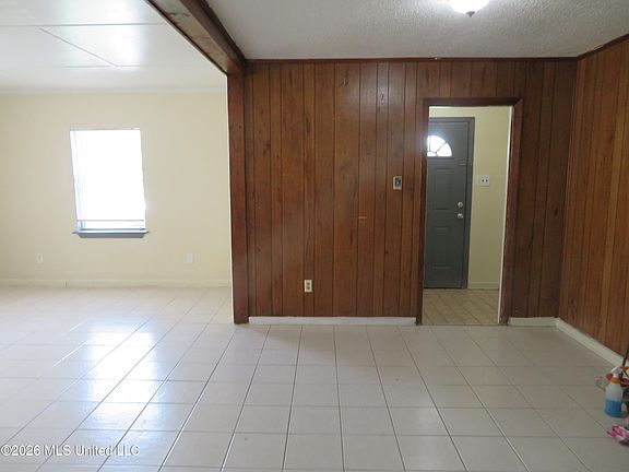 2nd image of 356 Springdale Cir