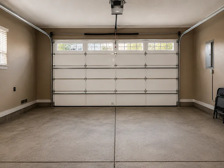8000 Rose St — Photo 15
