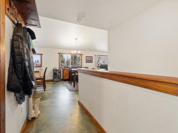 2nd image of 1581 Snowbasin Rd