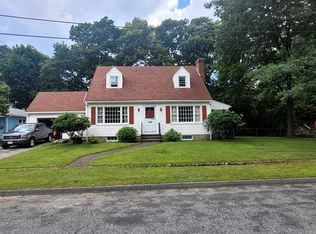 19 Graystone Cir, Worcester, MA 01606