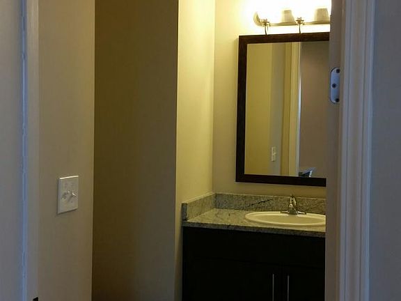 4th image of 260 Chambers St Unit 205