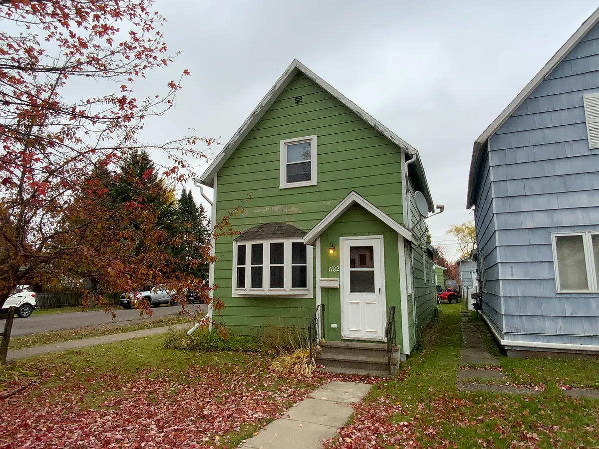 Building Photo - 1702 Iowa Ave