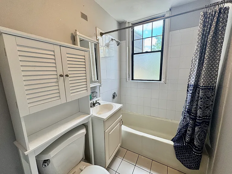 6 Sutherland Rd #3 — Photo 14