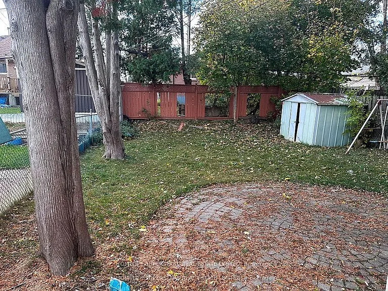 10 Aloma Cres — Photo 21