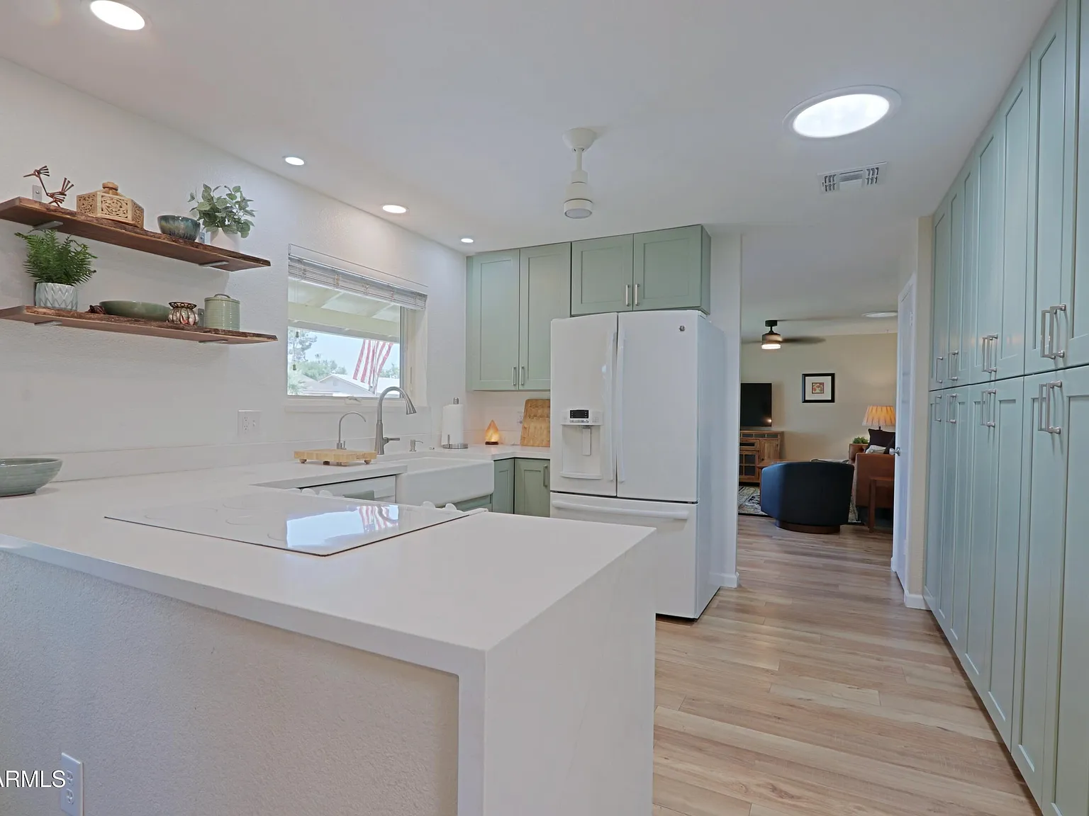 3 bed, 2.0 bath, 1308 sqft, $4,000 — Photo 1