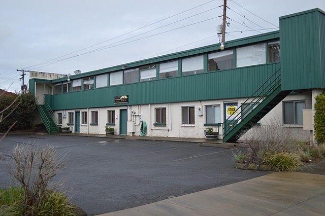 1st image of 801 W Fourth Plain Blvd