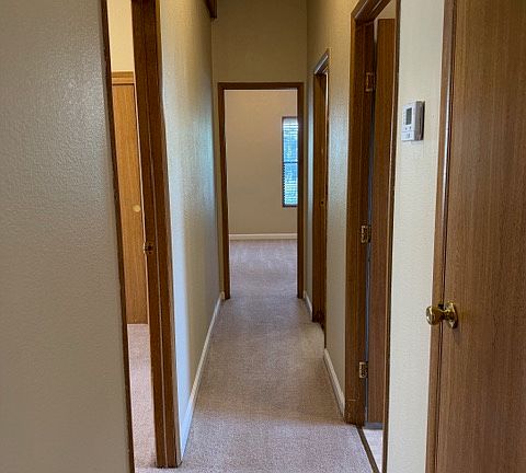 5th image of 106 W Whittier Ave