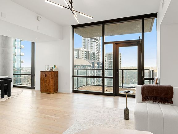 5th image of 70 Rainey St #2001