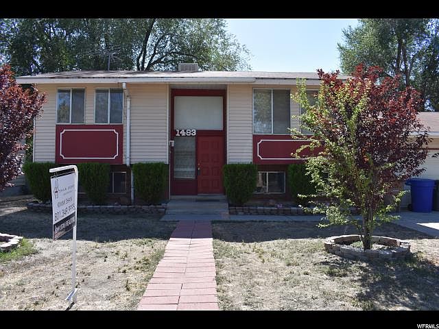 1st image of 1483 W Walnut Dr