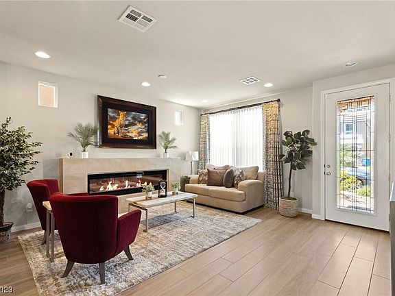 3rd image of 9758 Hawk Crest St