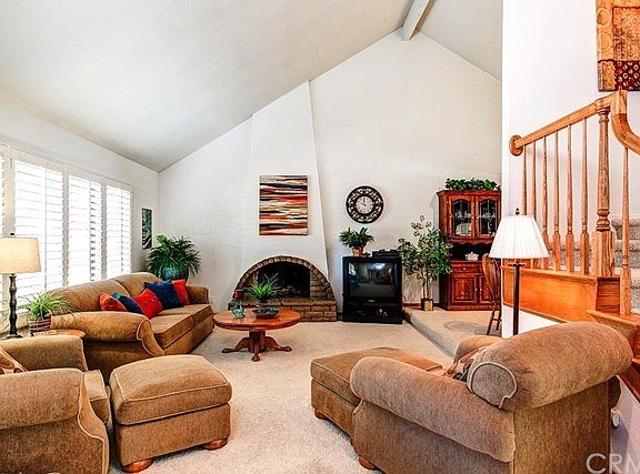 5th image of 2054 Palisades Dr