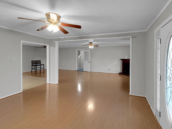 3rd image of 300 Wildwood St
