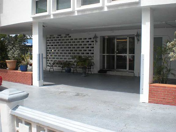 4th image of 8001 Byron Ave APT 3B