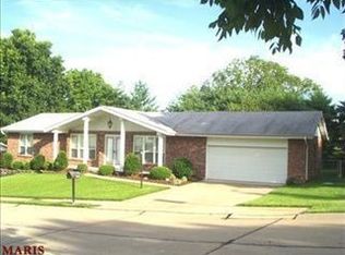 11096 Fawnhaven Dr, Saint Louis, MO 63126