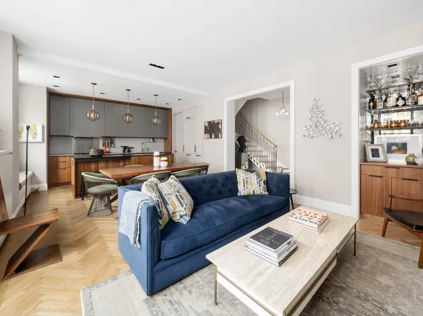 220 Madison Avenue image 5 of 17