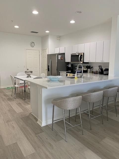 New quartz counter tops