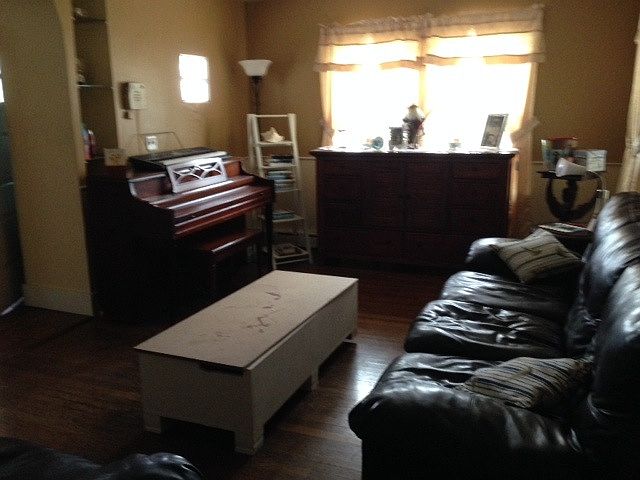 2nd image of 1085 Poquonnock Rd