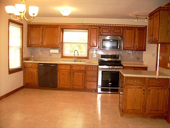 3rd image of 8260 Caldwell Ave
