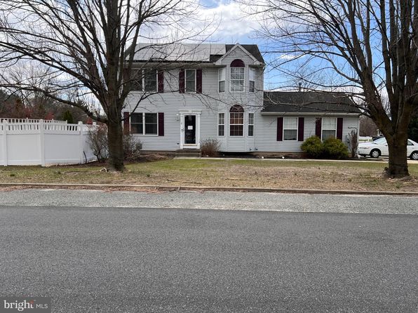 2 Katherine Ct, Blackwood, NJ 08012