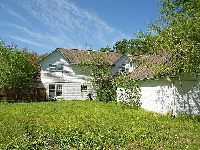 2nd image of 1001 Tall Pines Dr