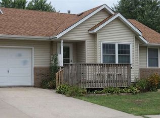 20 Elm Ridge Ct, North Liberty, IA 52317