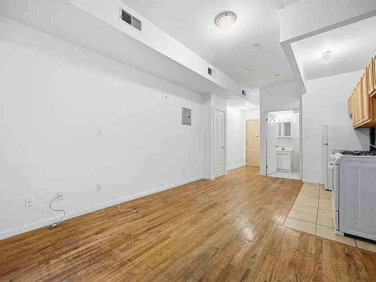 52 W 14th St #4C — Photo 8