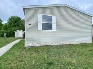 58681 Brookside Dr #15, New Haven, MI 48048