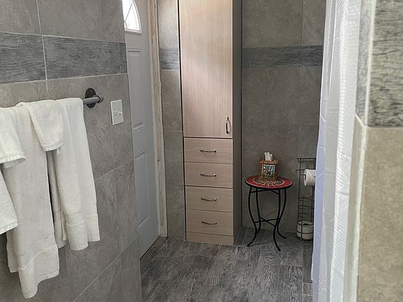5th image of 1960 Florida Ave #1