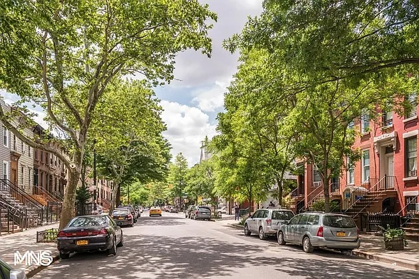 Rented by MNS | media 17