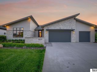 1802 S 221st St, Elkhorn, NE 68022