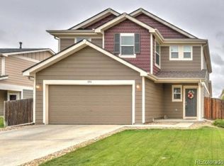 894 Willow Dr, Lochbuie, CO 80603