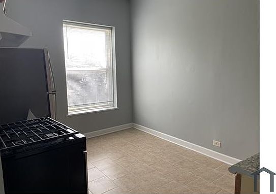 3rd image of 728 N Pine Ave #1F