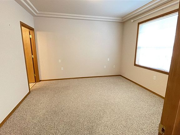 3rd image of 834 Pavilion Pl