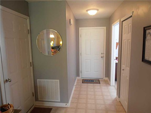 5th image of 1114 W Muskegon Dr