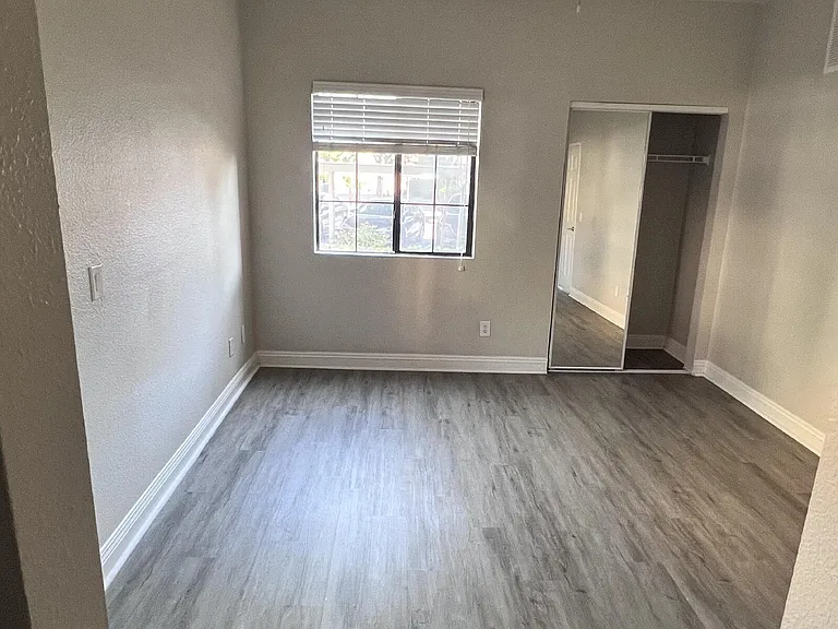 5122 S Jones Blvd #108 — Photo 34