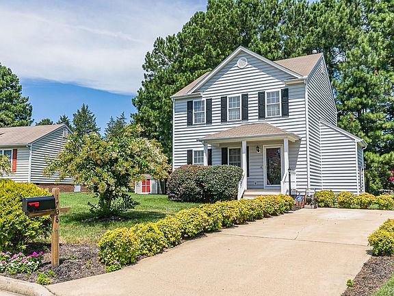 2nd image of 1708 Leslie Ln