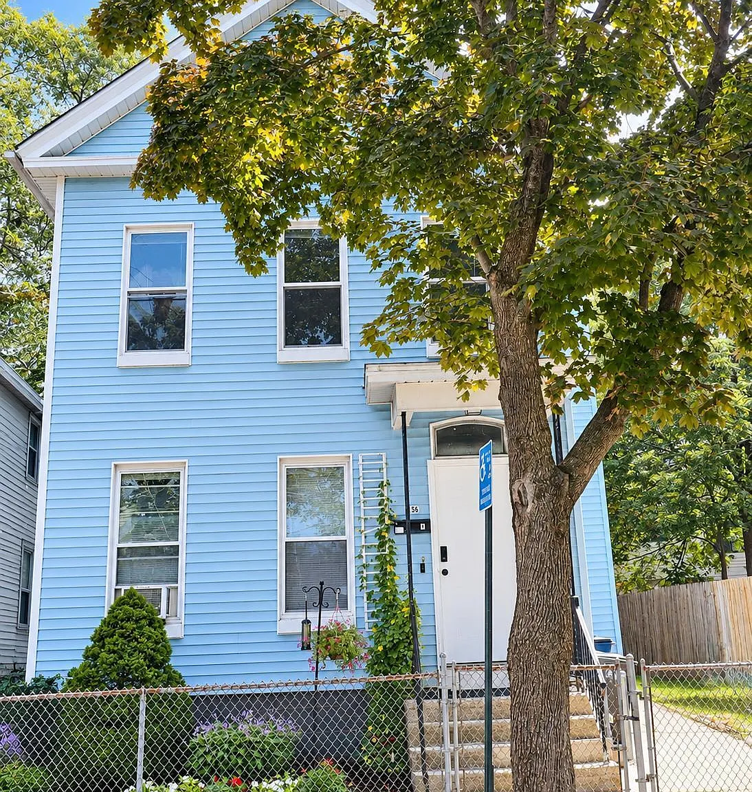 3 bed, 2.0 bath, 2067 sqft, $2,650 — Photo 1